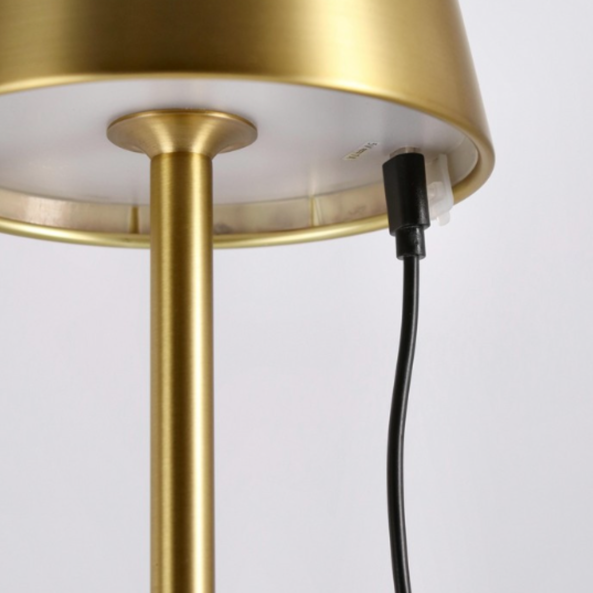 BT ANETTE Gold modern Indoor table lamp
